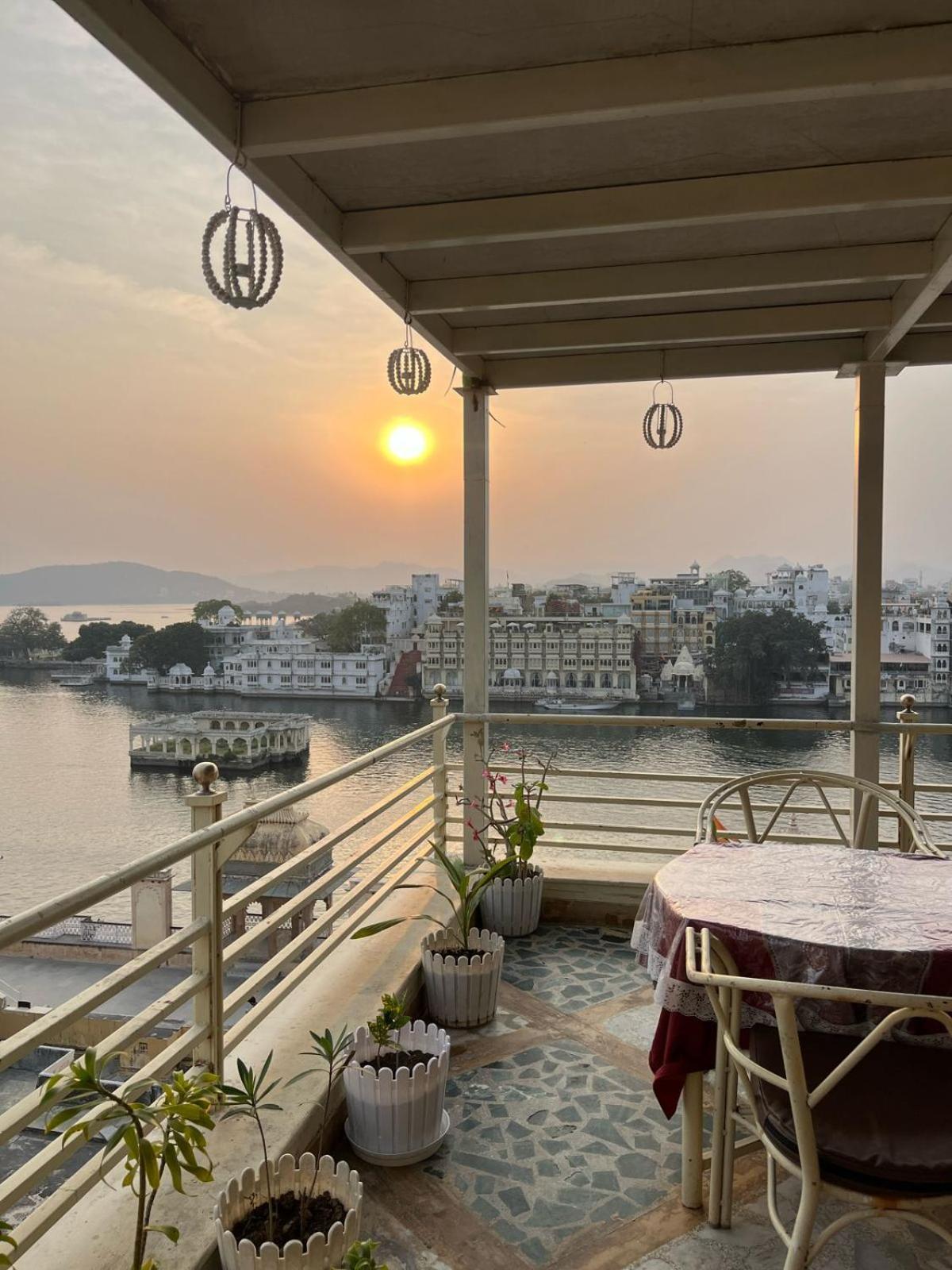 Hotel The Tiger Udaipur Exterior photo